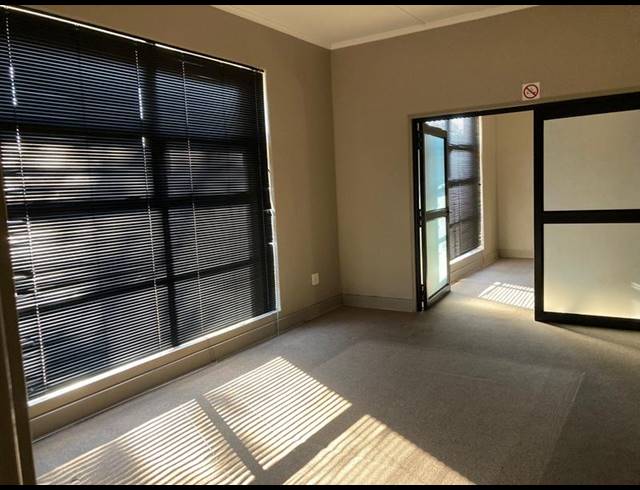 BUSINESS PROPERTY TO RENT IN MILL PARK